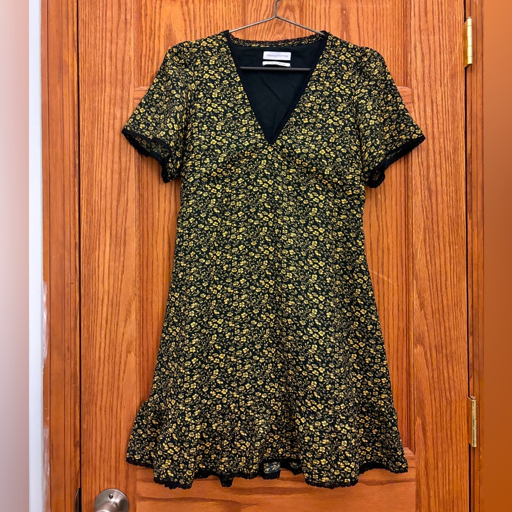 Urban Outfitters floral dress w/ ruffled bottom, lace trim, lace-up cinched back